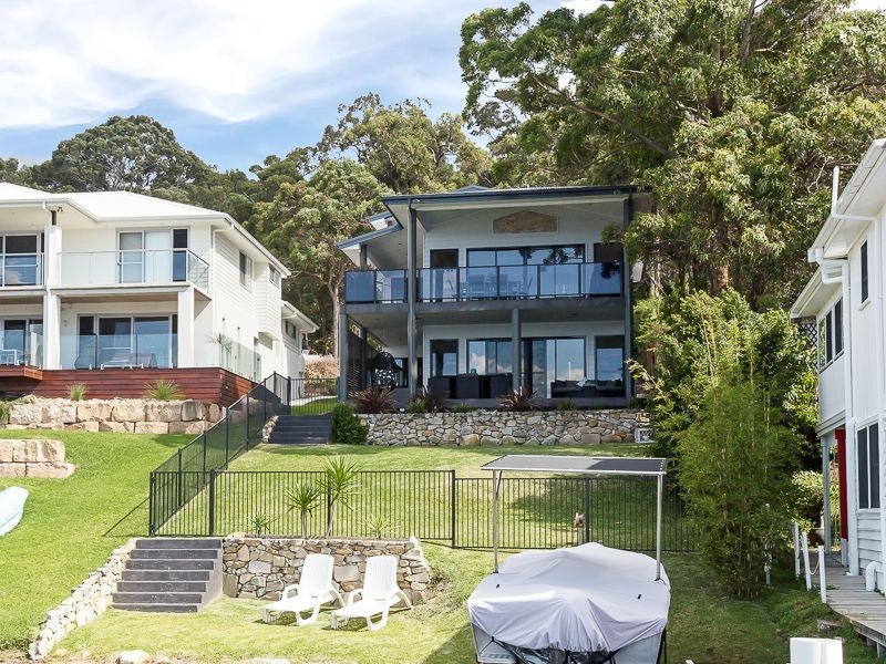 209 Fishing Point Road, Fishing Point NSW 2283