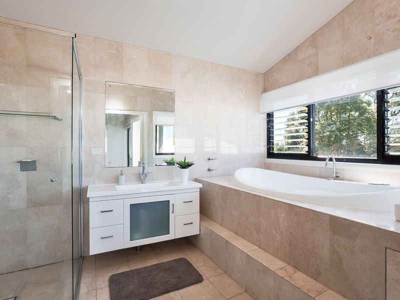 209 Fishing Point Road, Fishing Point NSW 2283