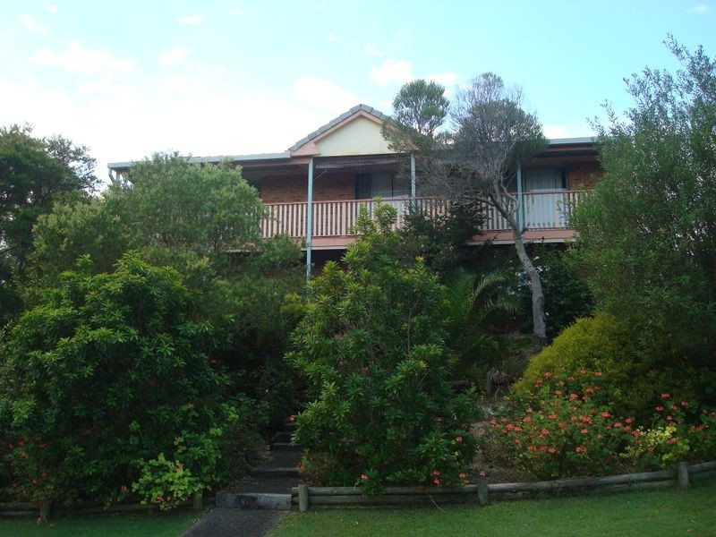 8 Bolton Close, Bolton Point NSW 2283