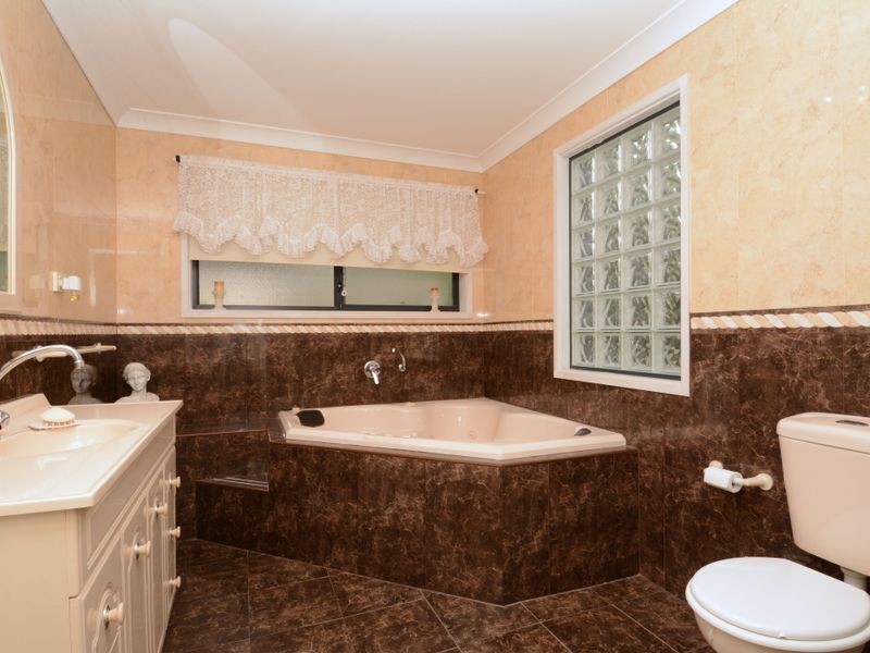 1 Jabiru Street, Carey Bay NSW 2283