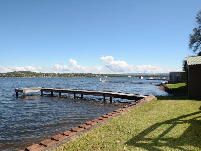 341 Coal Point Road, Coal Point NSW 2283