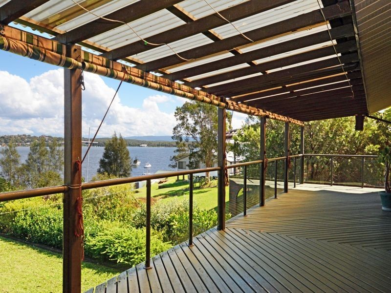 341 Coal Point Road, Coal Point NSW 2283