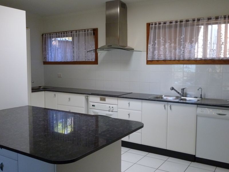 8 Macquarie Street, Bolton Point NSW 2283