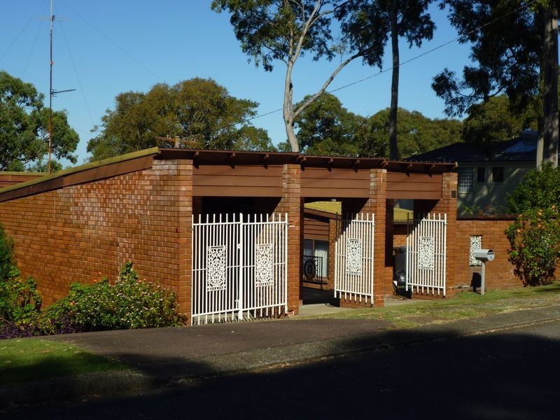 8 Macquarie Street, Bolton Point NSW 2283