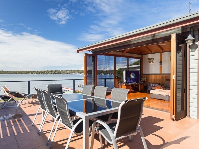 11 Grand Parade, Bonnells Bay NSW 2264