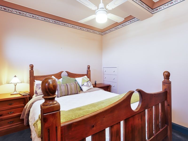 11 Grand Parade, Bonnells Bay NSW 2264