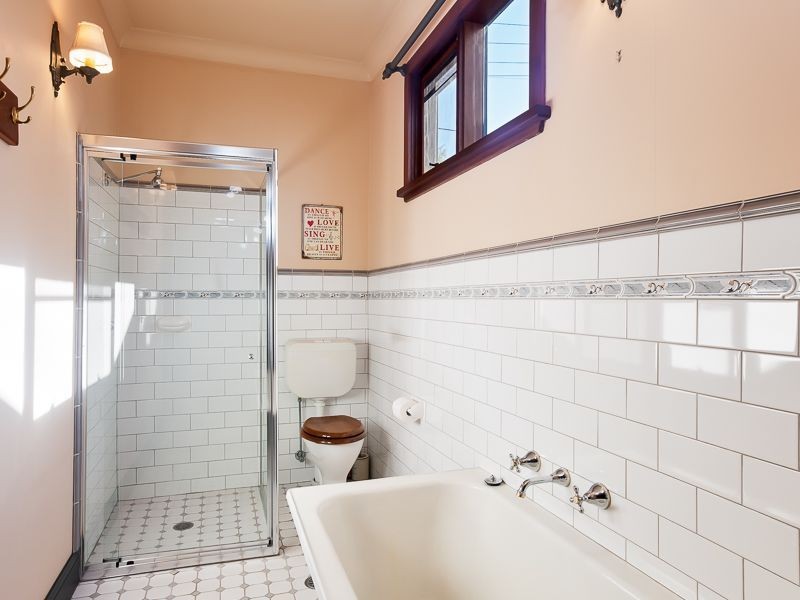 11 Grand Parade, Bonnells Bay NSW 2264