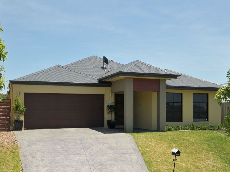 12 Cuffley Street, Buttaba NSW 2283