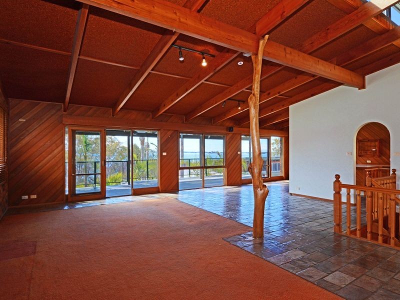 87 Watkins Road, Wangi Wangi NSW 2267
