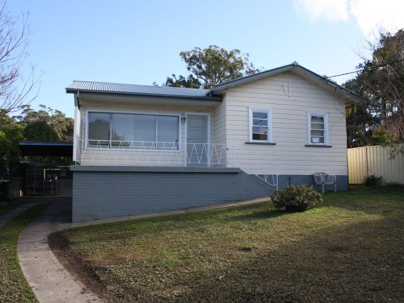 31 Ambrose Street, Carey Bay NSW 2283