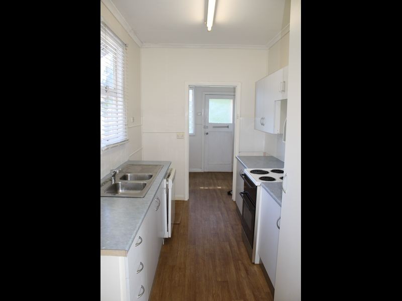 31 Ambrose Street, Carey Bay NSW 2283