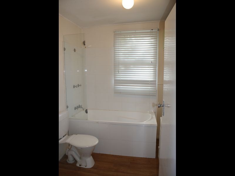 31 Ambrose Street, Carey Bay NSW 2283