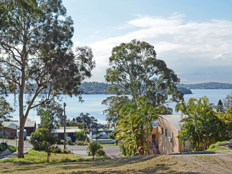 194 Watkins Road, Wangi Wangi NSW 2267