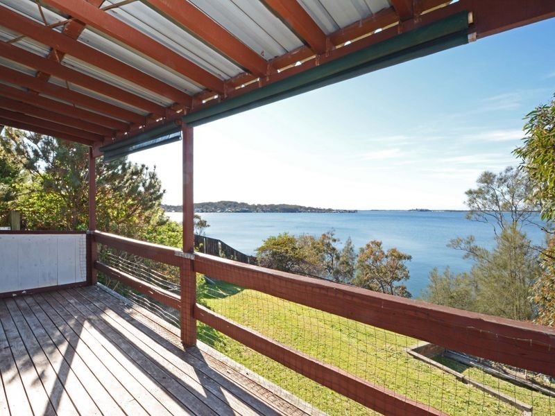 155 Fishing Point Road, Fishing Point NSW 2283