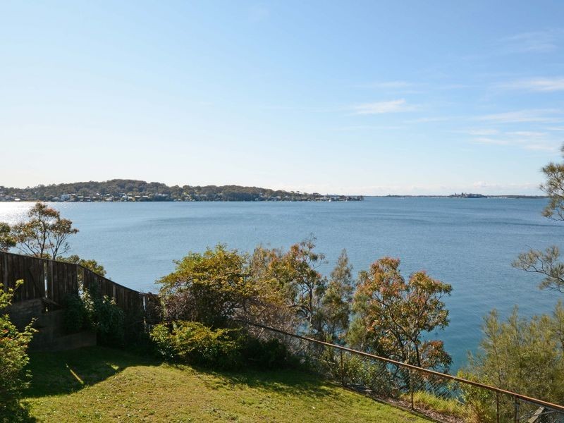 155 Fishing Point Road, Fishing Point NSW 2283