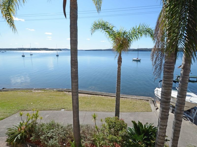 4 Yaringa Lane, Carey Bay NSW 2283
