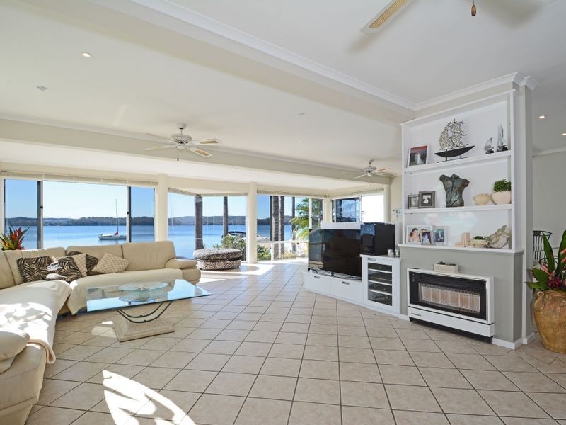 4 Yaringa Lane, Carey Bay NSW 2283
