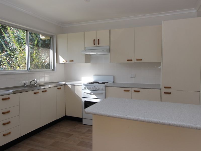 8 Bulkirra Place, Bolton Point NSW 2283
