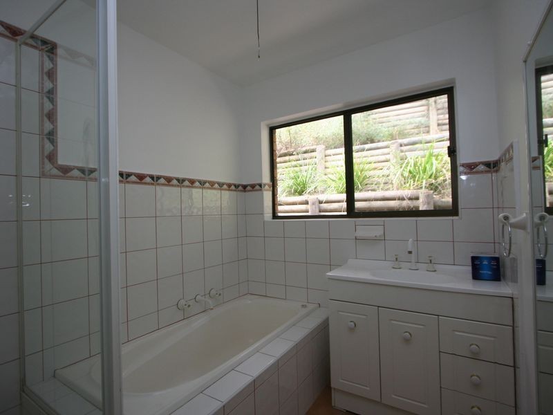 72 Coal Point Road, Coal Point NSW 2283