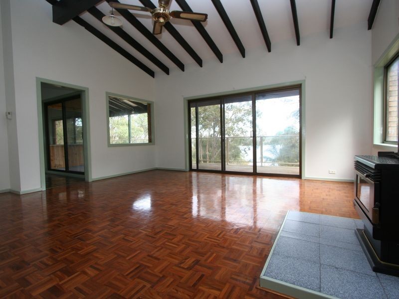 72 Coal Point Road, Coal Point NSW 2283