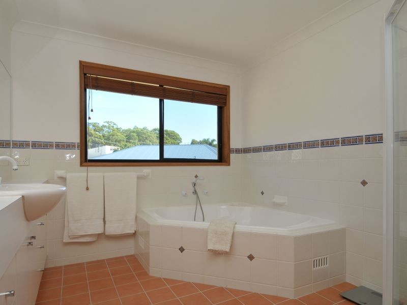 8 Cabarita Lane, Fishing Point NSW 2283