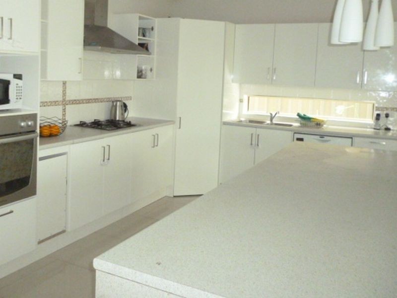 4 Greystone Close, Fennell Bay NSW 2283