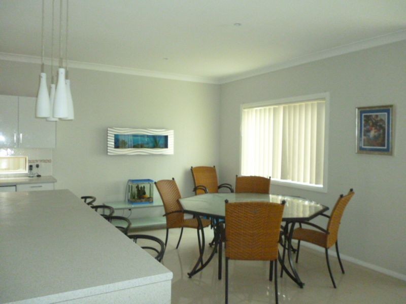 4 Greystone Close, Fennell Bay NSW 2283