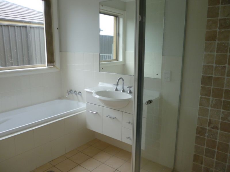 4 Greystone Close, Fennell Bay NSW 2283