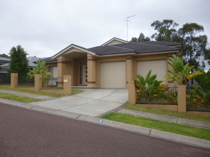 4 Greystone Close, Fennell Bay NSW 2283