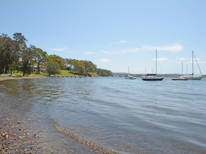 129 Watkins Road, Wangi Wangi NSW 2267