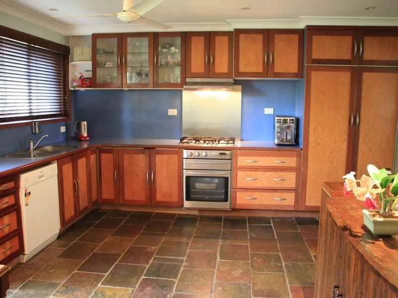 76 Lake View Road, Kilaben Bay NSW 2283