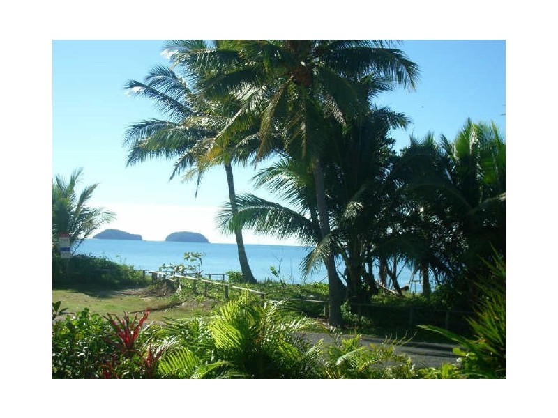 8 Esplanade, Innisfail QLD 4860