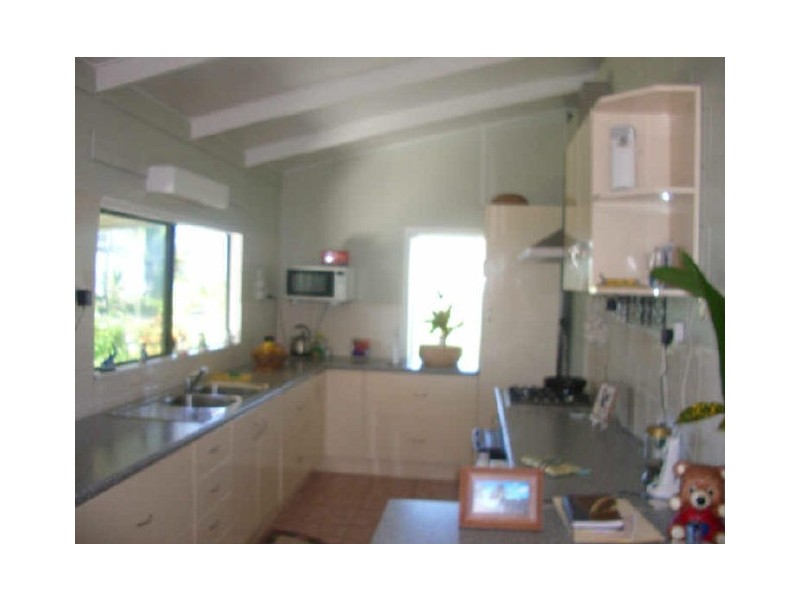 8 Esplanade, Innisfail QLD 4860