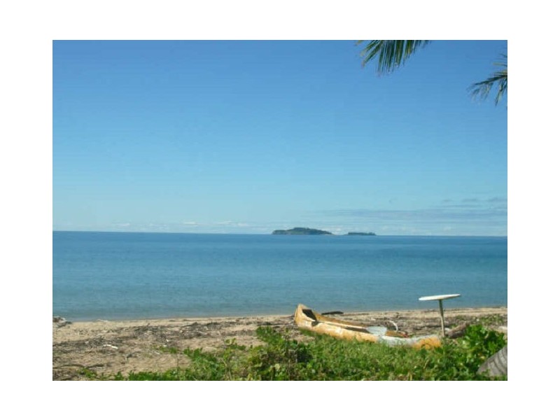 8 Esplanade, Innisfail QLD 4860