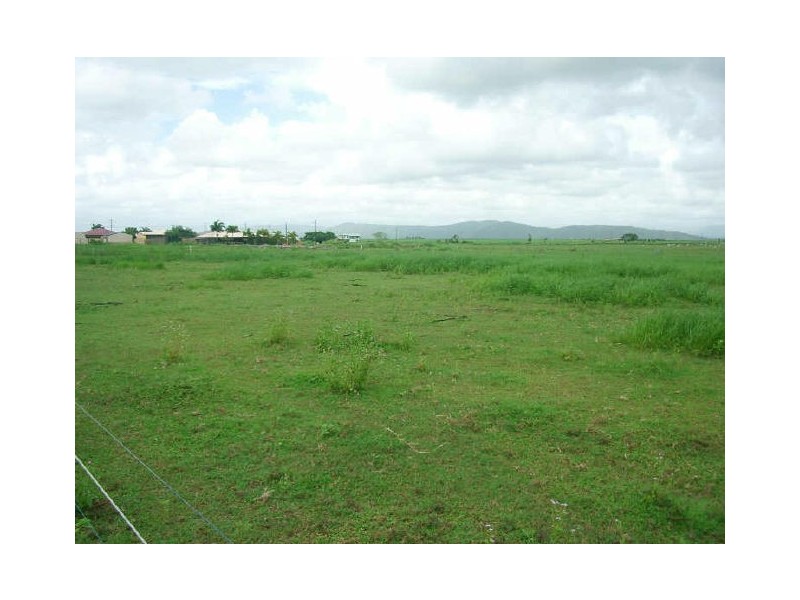16 Etty Bay Road, Innisfail QLD 4860