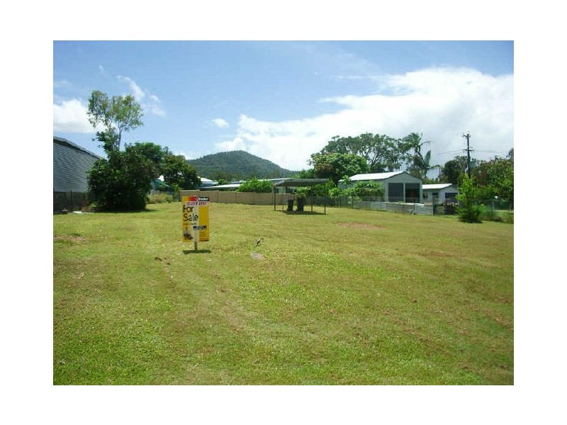 9 Bay Road, Innisfail QLD 4860