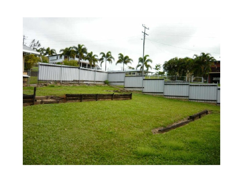 2 Phyllis, Innisfail QLD 4860