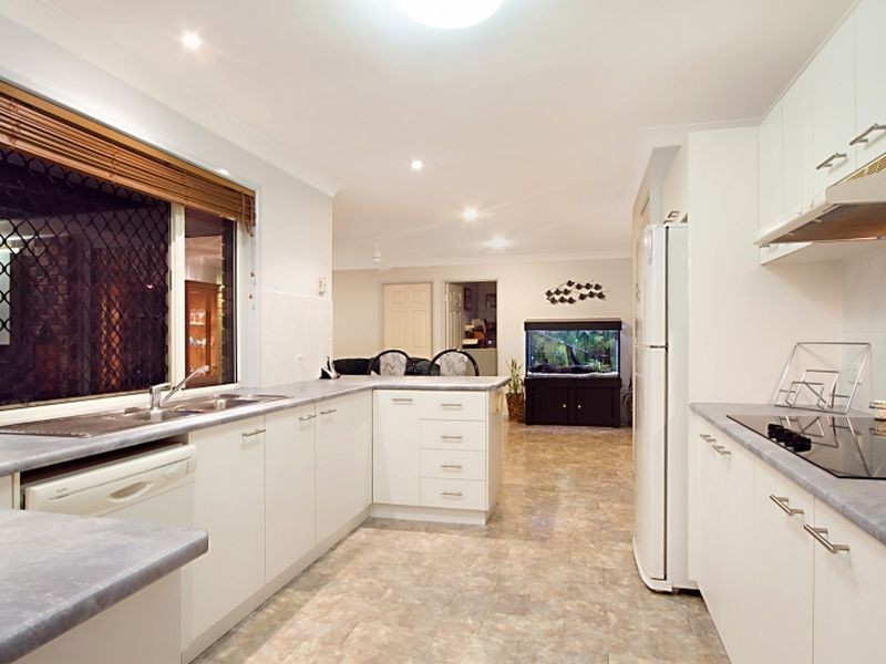 11 Gunsynd Drive, Dakabin QLD 4503