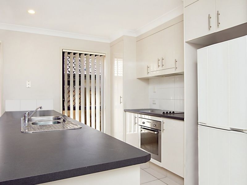 17 Desmond Street, Narangba QLD 4504