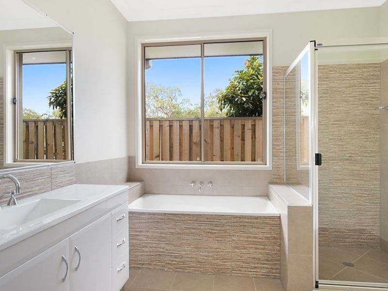 5 Hollow Crescent, Narangba QLD 4504