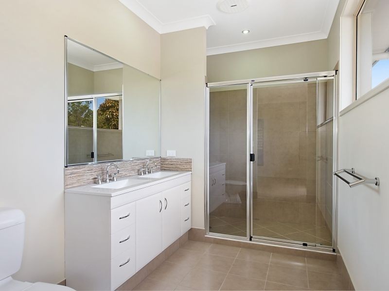 5 Hollow Crescent, Narangba QLD 4504