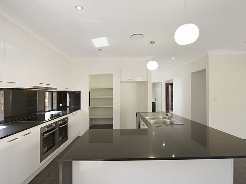 7 Hollow Crescent, Narangba QLD 4504