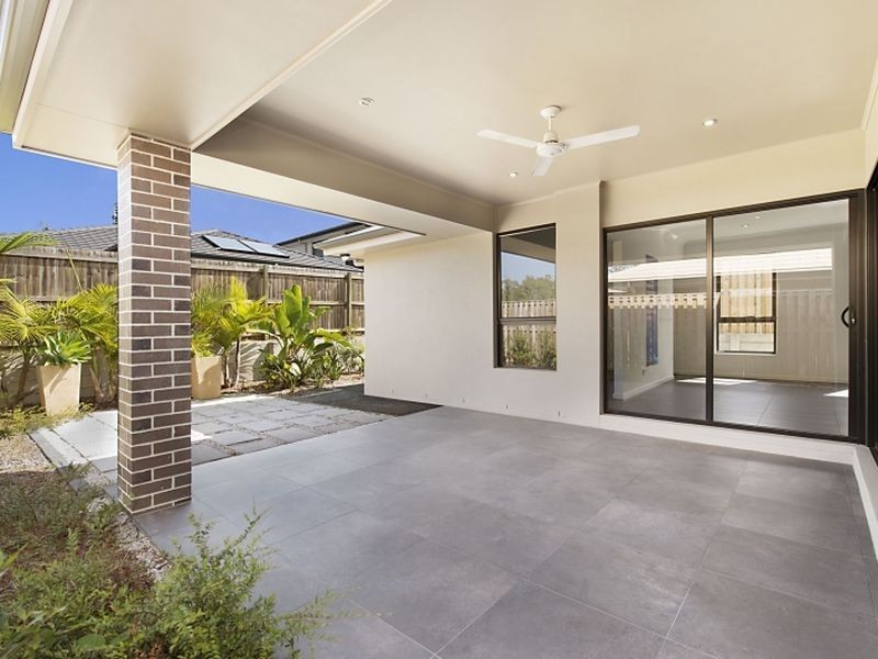 7 Hollow Crescent, Narangba QLD 4504