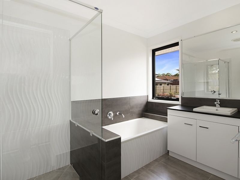 7 Hollow Crescent, Narangba QLD 4504