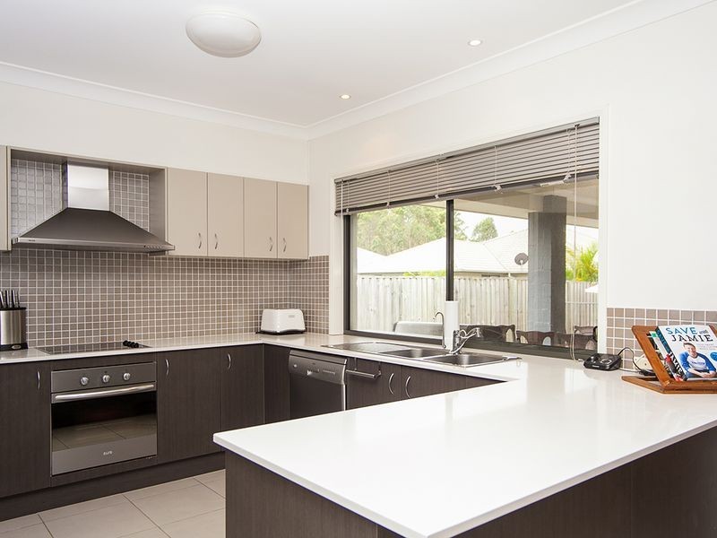 37 Yellow Robin Court, Narangba QLD 4504