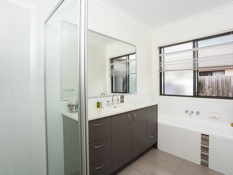 37 Yellow Robin Court, Narangba QLD 4504