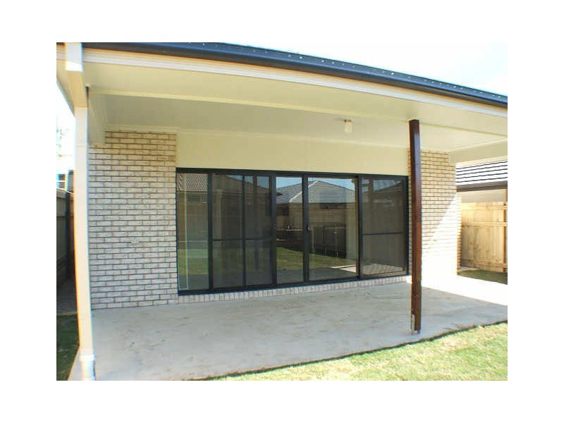 35 Kangaroo Street, North Lakes QLD 4509