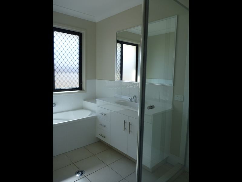 17 Desmond Street, Narangba QLD 4504