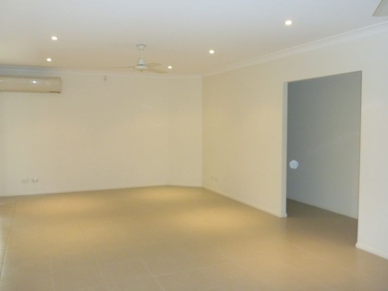 37 Yellow Robin Court, Narangba QLD 4504