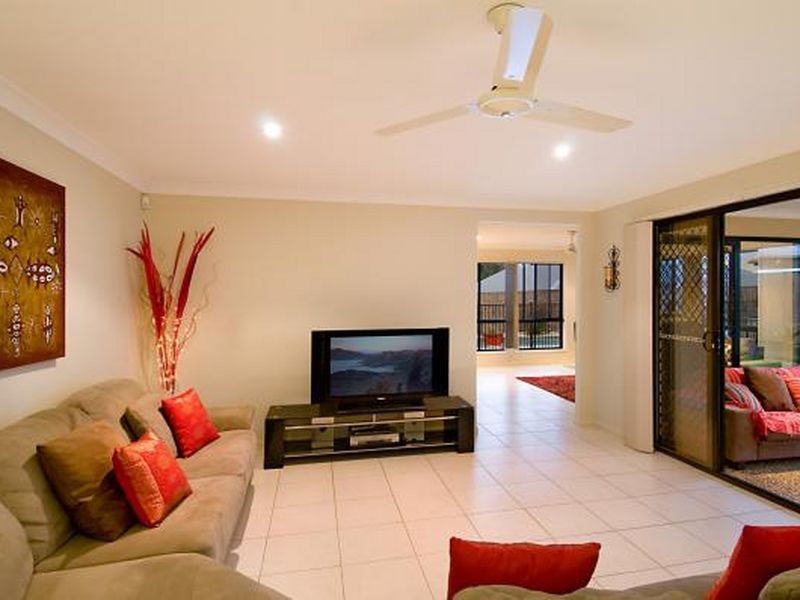 7 Coronata Cres, Narangba QLD 4504